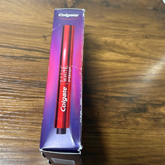 Colgate Optic White Overnight Whitening Pen - Picture 2 of 7